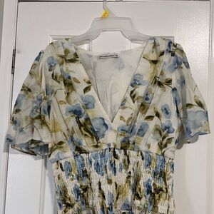 Abercrombie & Fitch White, blue, & green floral top (NWOT)